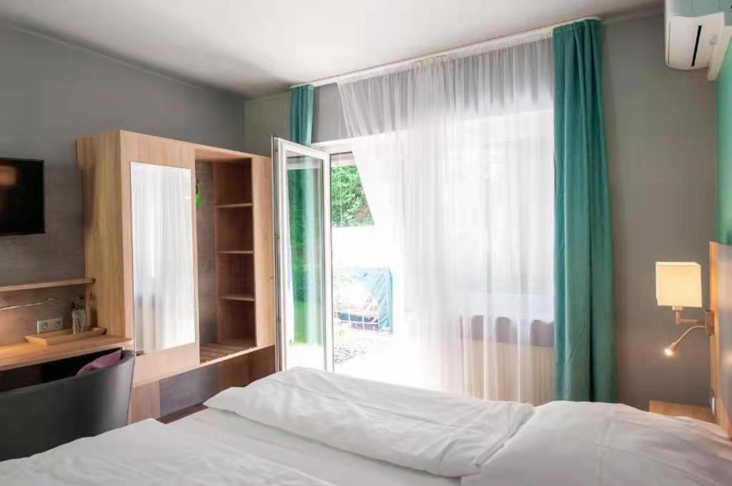 Hotel Bluechertal Бахарах Екстериор снимка